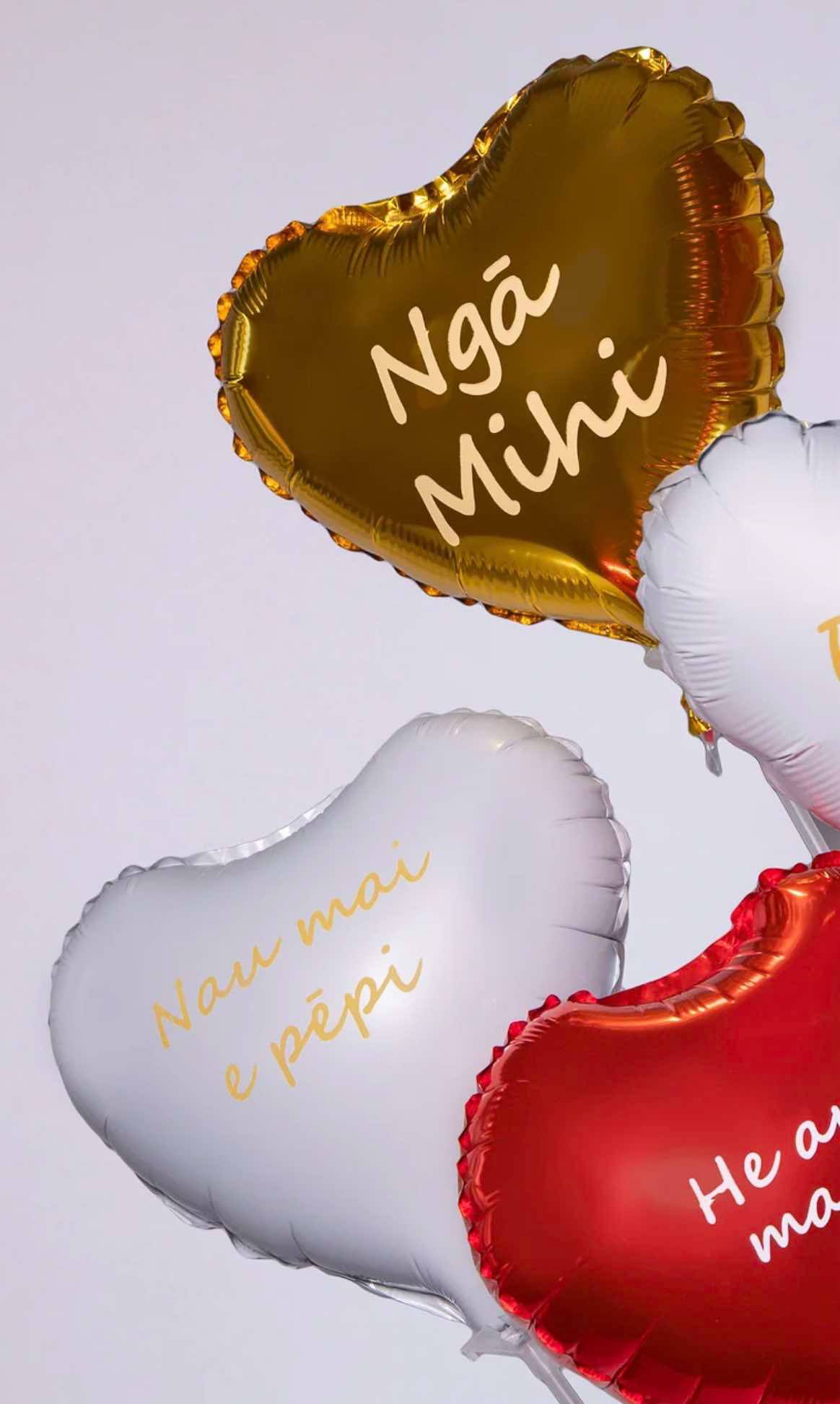 10" Te Reo Māori Foil Balloons (Air-Filled) - Ngā Mihi