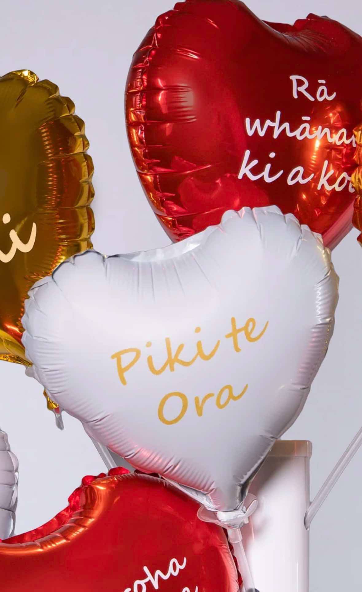 10" Te Reo Māori Foil Balloons (Air-Filled) - Piki te Ora